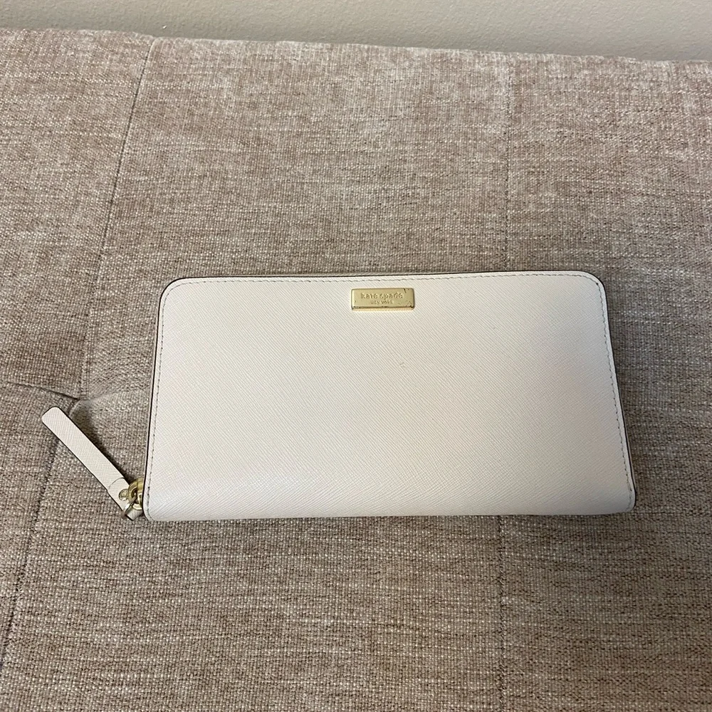 Kate Spade off White Leather Wallet - Picture 3 of 10